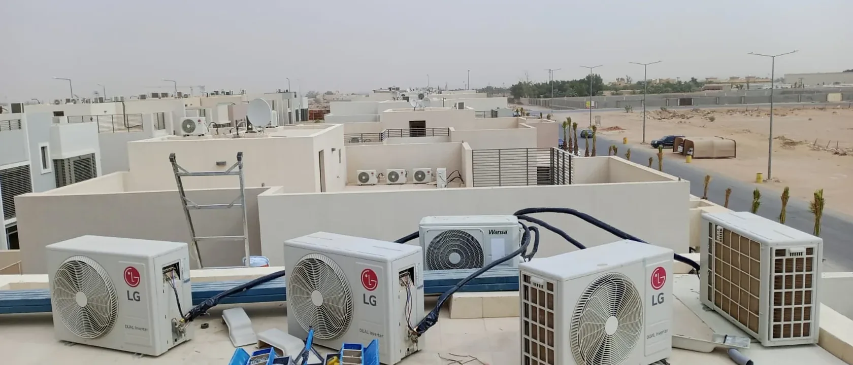 تكلفة تعبئة فريون مكيف سبليت تختلف مع عدد الوحدات الخارجية وتمديداتها على السطح